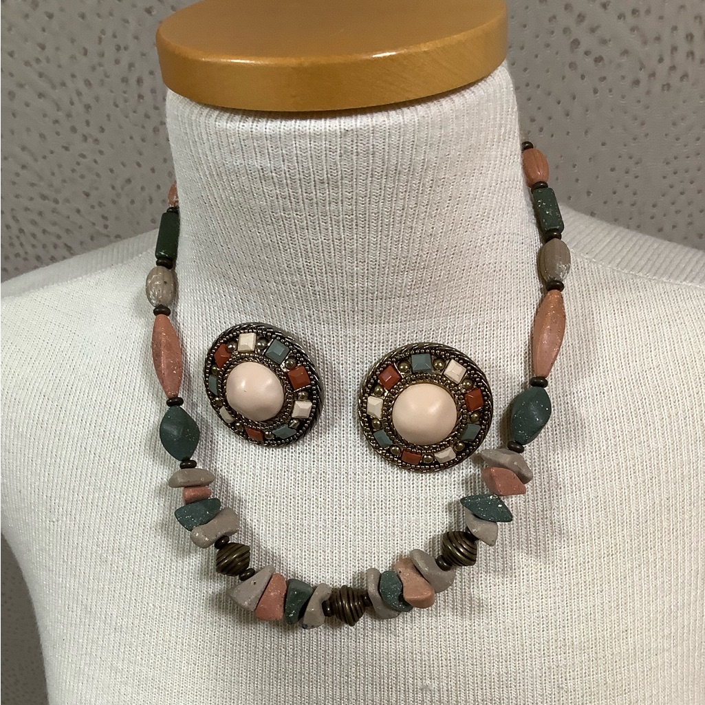 Natural Polished Stones Multicolor Copper Beaded Necklace And Stud Earring Set 11$